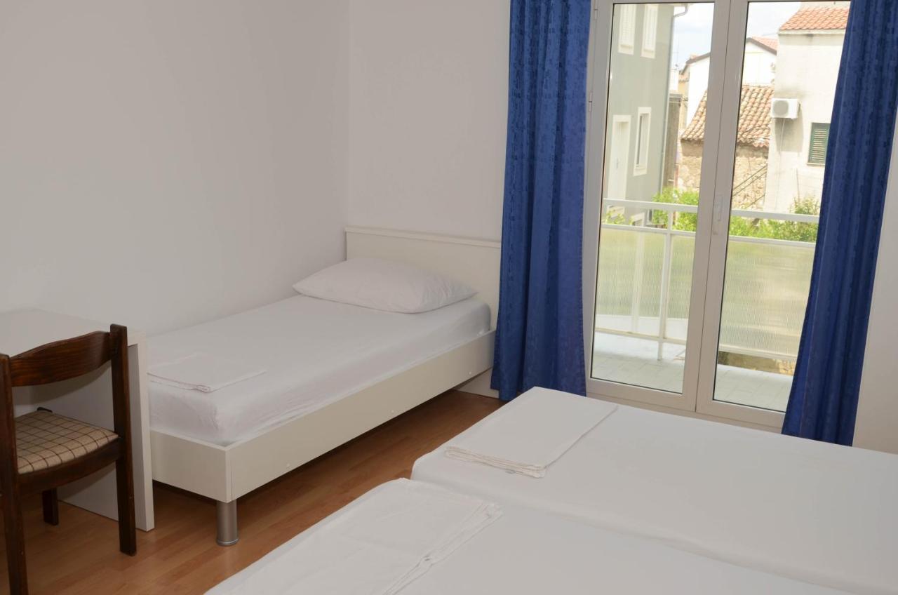 Guesthouse Ana-Maria Pirovac Extérieur photo